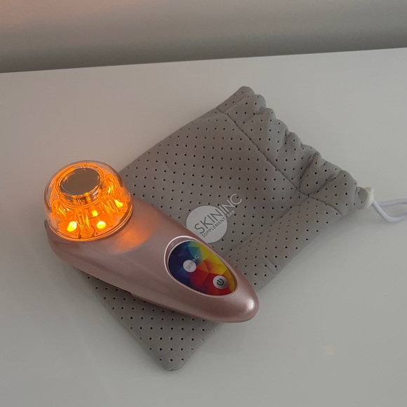 Skin Inc LED Device - Picture 4 of 10